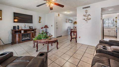 7210 N MANHATTAN AVENUE