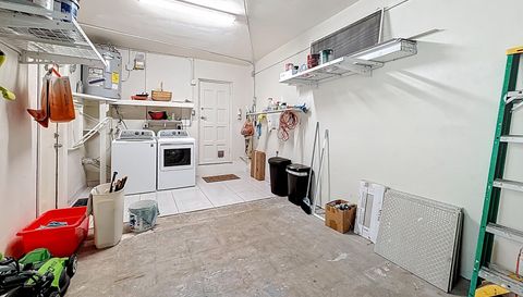 323 Velarde Ave