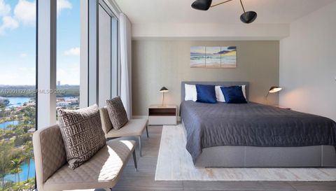 300 Sunny Isles Blvd