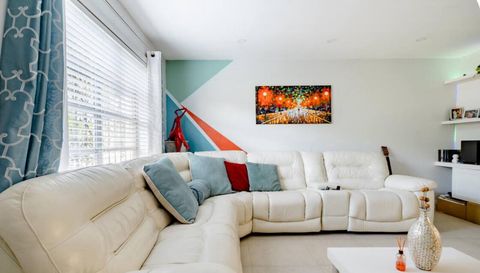 1305 W 53rd St APT 102