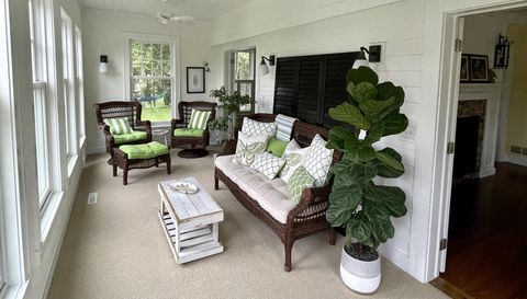 1017 Fox Knoll Dr SW