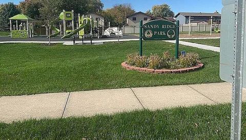 2428 Rolling Hill Dr