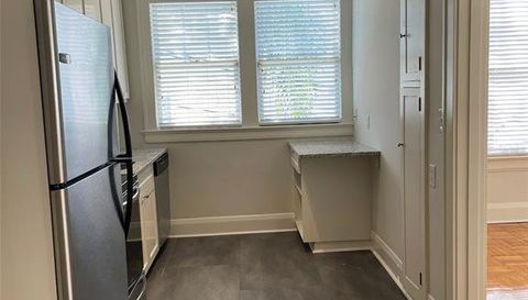 1806 W MORRISON AVENUE