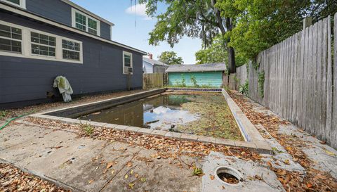 111 E 54th St
