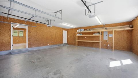 29 Small Mountain Dr