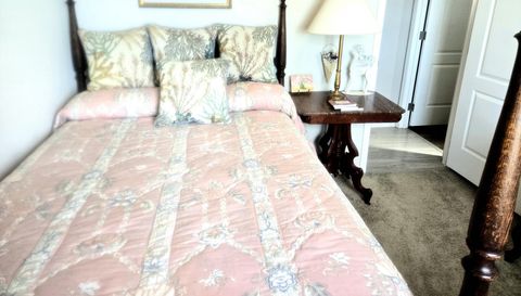 3925 Manatee Club Dr