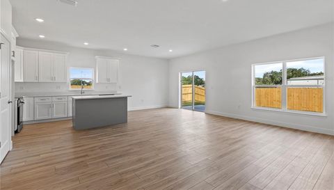 810 W 24TH STREET
