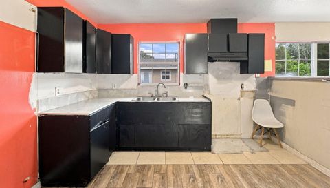 38407 Lowell Harris Wy