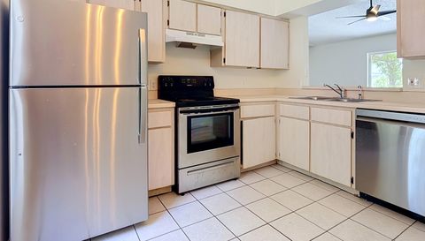 210 Robbins Rest Cir