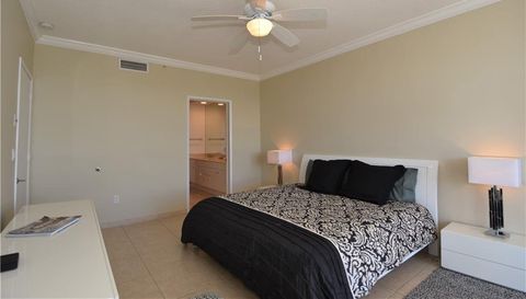 707 Crandon Blvd