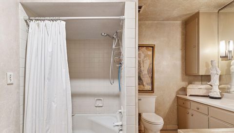 3076 Lexington Avenue N