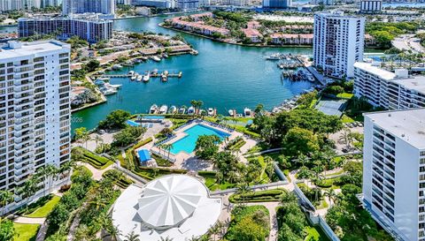 600 Three Islands Blvd