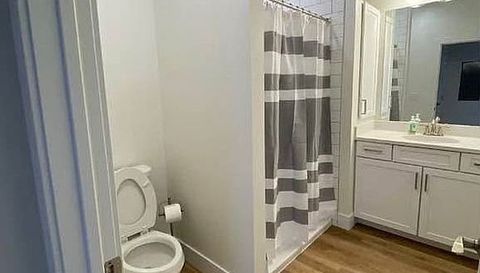 131 E 8th St UNIT 210