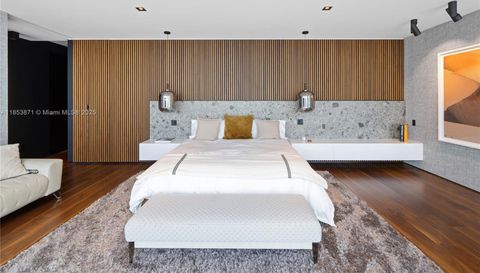 1300 Brickell Bay Dr