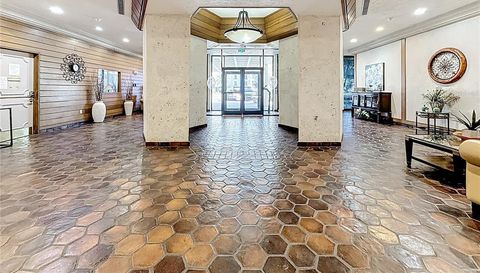 400 ISLAND WAY