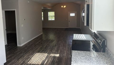 215 N Buena Vista Dr