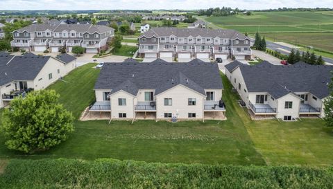 698 Shardlow Place NE