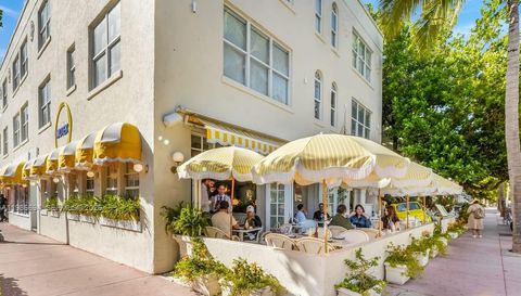 100 Collins Ave