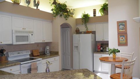 4139 Moon River Circle