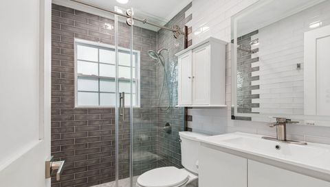 4526 Yardley Ave N
