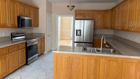2327 Glennridge Rd