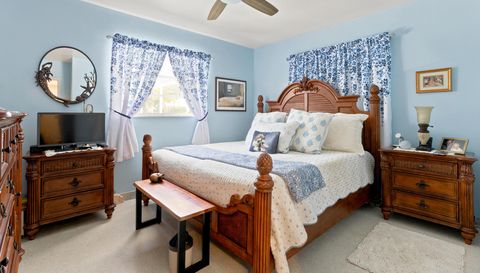 8 Castle Harbor Isle Dr