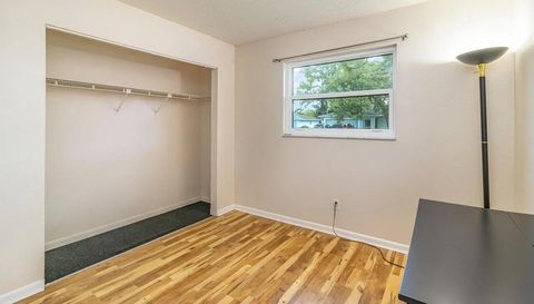 1399 Helliwell St NW