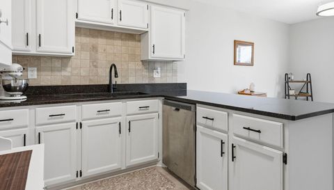 4702 Grenada Point