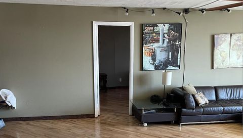 101 S Gulfstream Ave