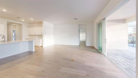 7949 LAKES EDGE LANE