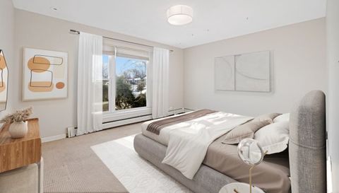 7303 N Kildare Avenue