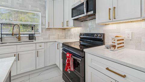 1102 E River Cove St