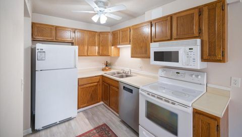 6615 Lake Shore Drive S