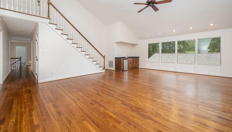 1820 Hunting Ridge Rd