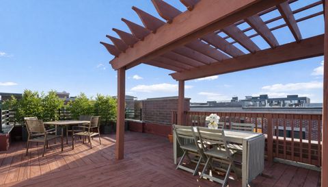 2314 W Wabansia Avenue