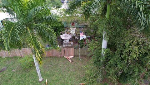 3847 Edgewood