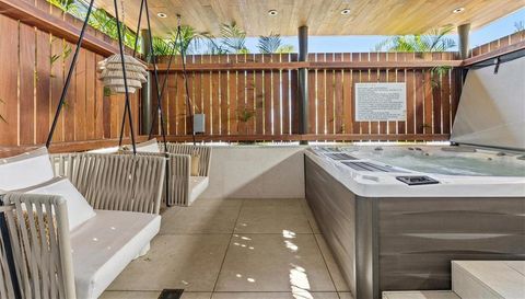 1020 SUNSET POINT ROAD