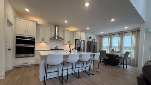 516 Port Side Dr