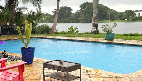 960 Bayberry Point Dr