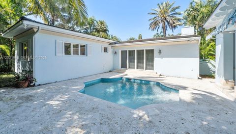 1037 Alfonso Ave