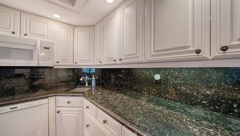 800 BENJAMIN FRANKLIN DRIVE