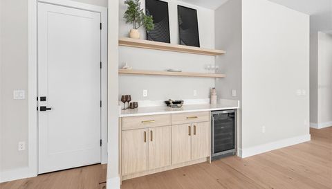 1326 W NEW HAMPSHIRE STREET