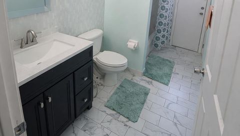 8044 Canyon Lake Cir