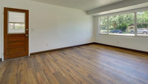 305 SUNSET DRIVE