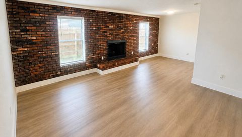 372 Imperial Dr