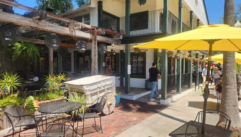 25 HARBOR WOODS CIRCLE