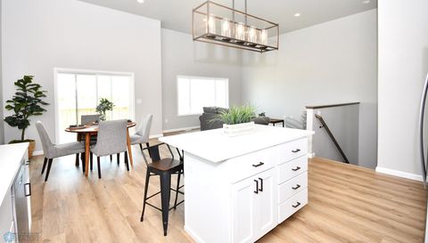 2387 Eagle Valley Drive S