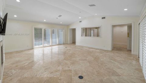 1037 Alfonso Ave