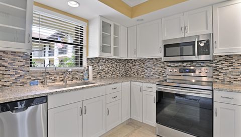 771 SW South River Dr 102