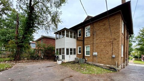 1129 Moorlands Drive